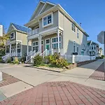 Modern Atlantic City House Walk To Beach!