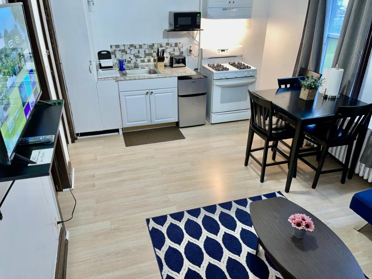 Holiday home 3 Bedrooms, Boardwalk Duplex Beachblock Home!