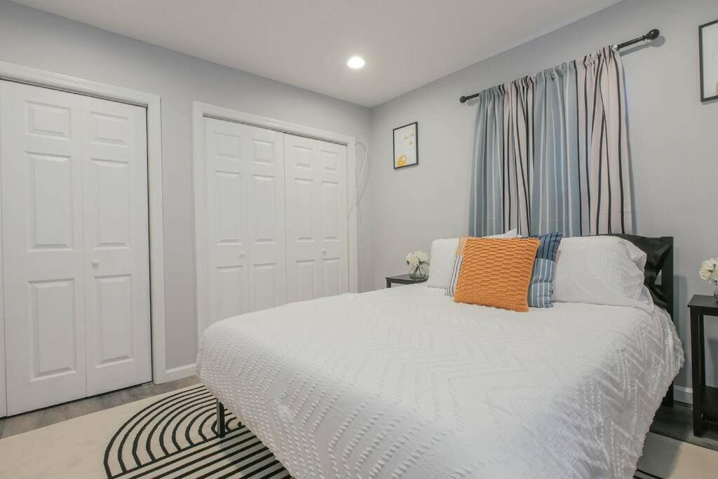Vibrant Island - 3 Bedrooms And 2 Bathrooms