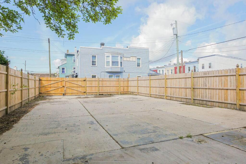 Vibrant Island - 3 Bedrooms And 2 Bathrooms