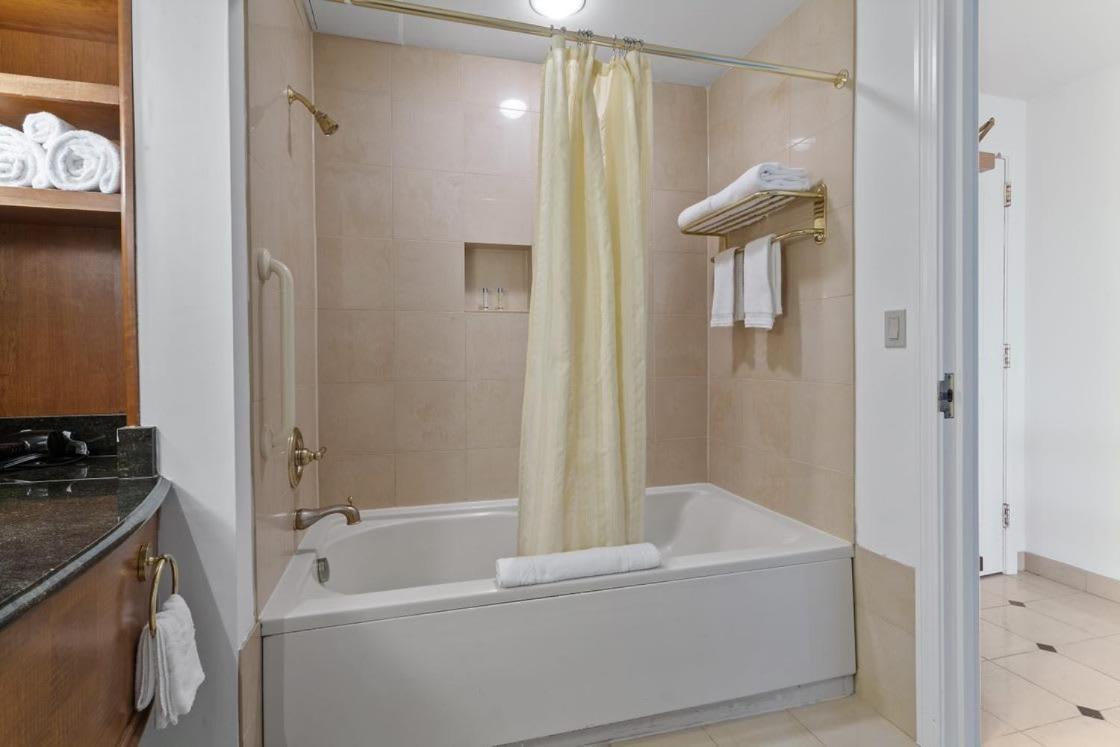 Boardwalk Cozysuites W Kitchen 48 * Atlantic City