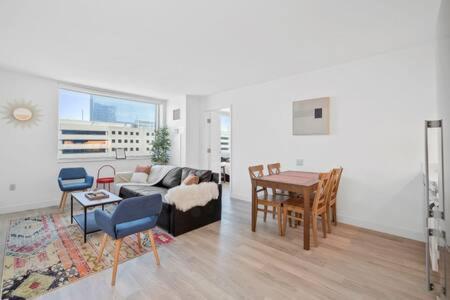 Apartment Cozysuites At Showboat Bold 2br 3ba Beachfront