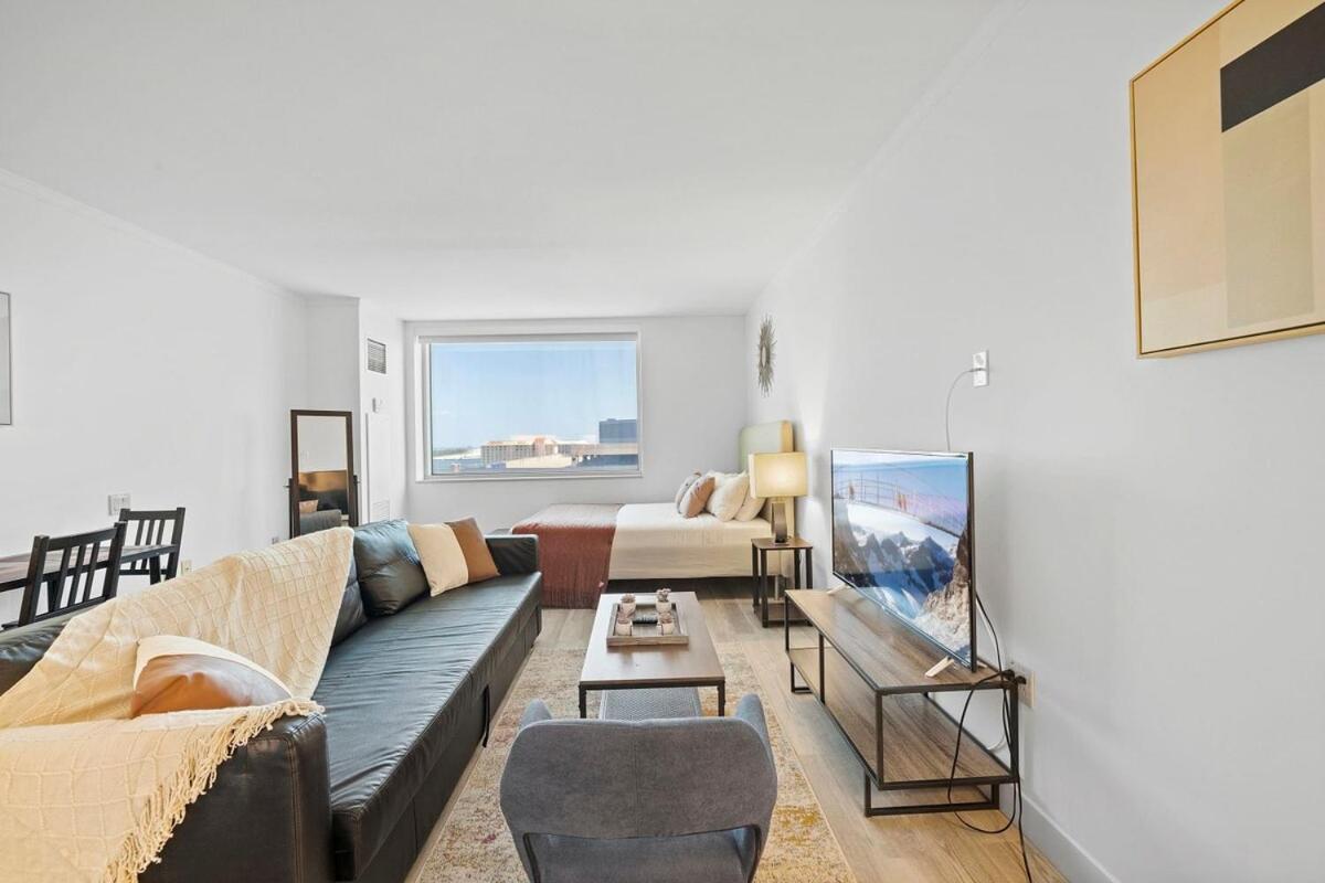 Sleep 4 Stylish Boardwalk Cozysuites Apartment Atlantic City