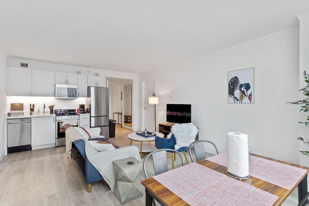 Sleep 6 Bold 1br 2ba Beachfront By Cozysuites Apartment *