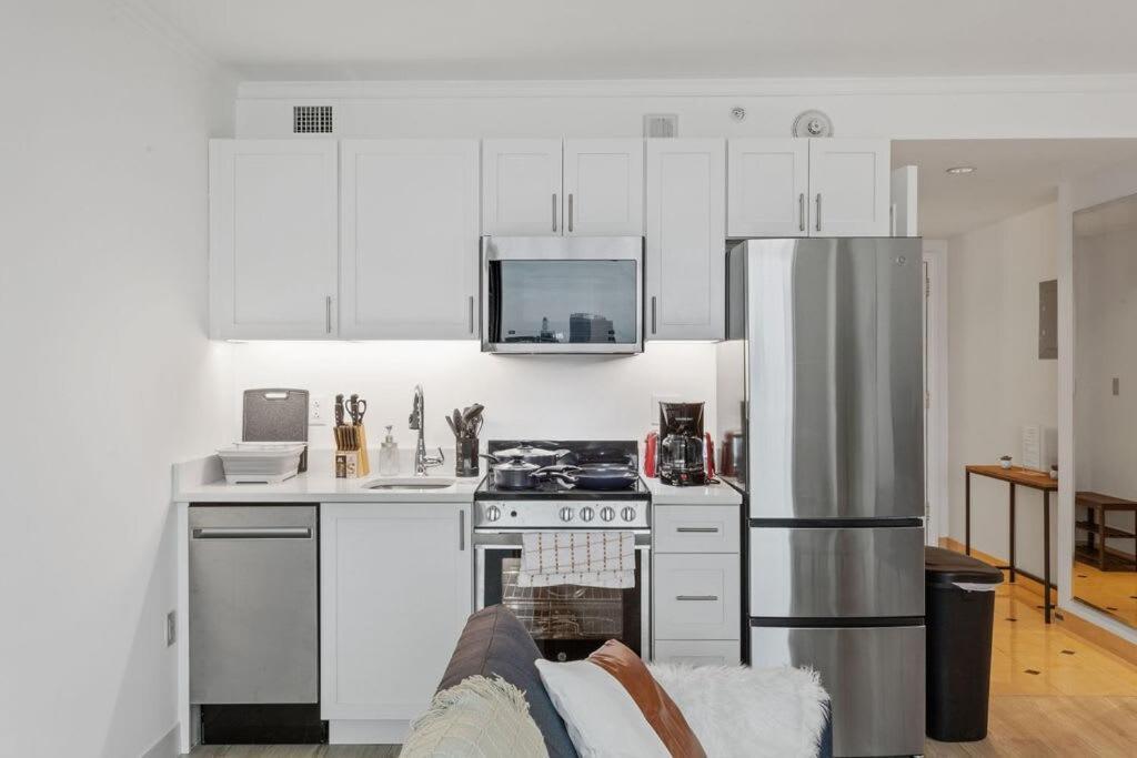 Apartment Sleep 6 Bold 1br 2ba Beachfront By Cozysuites Atlantic City