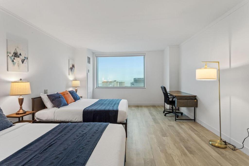 Sleep 6 Bold 1br 2ba Beachfront By Cozysuites Apartment