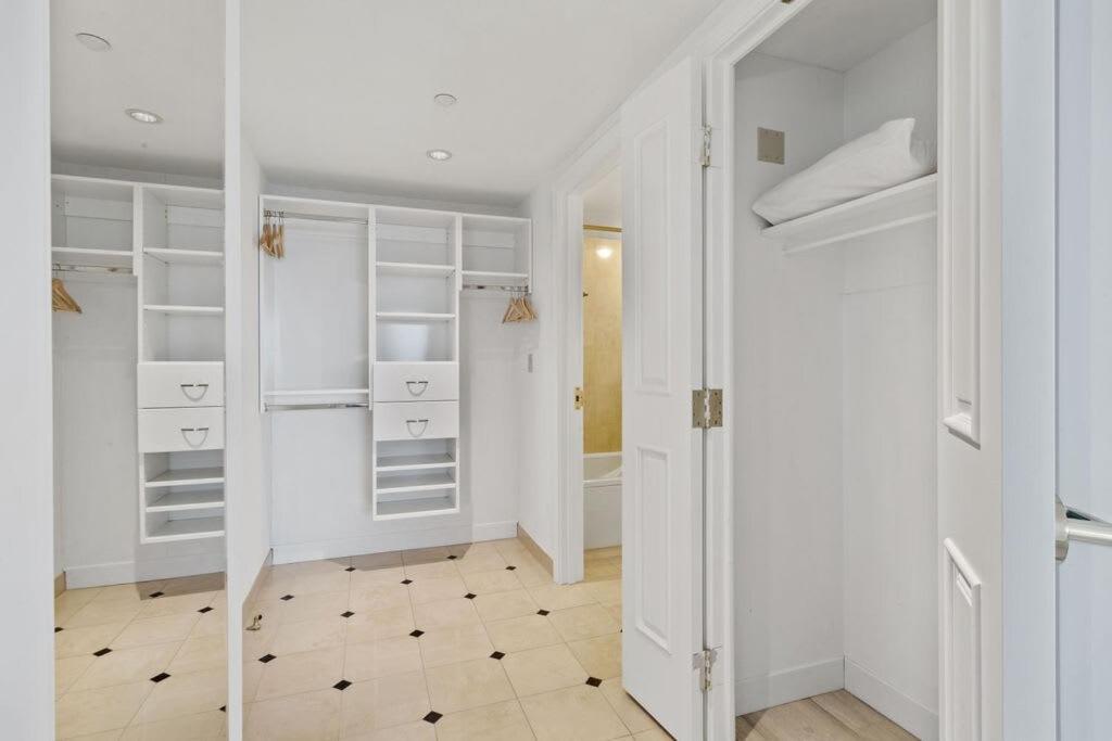 Sleep 6 Bold 1br 2ba Beachfront By Cozysuites * Atlantic City