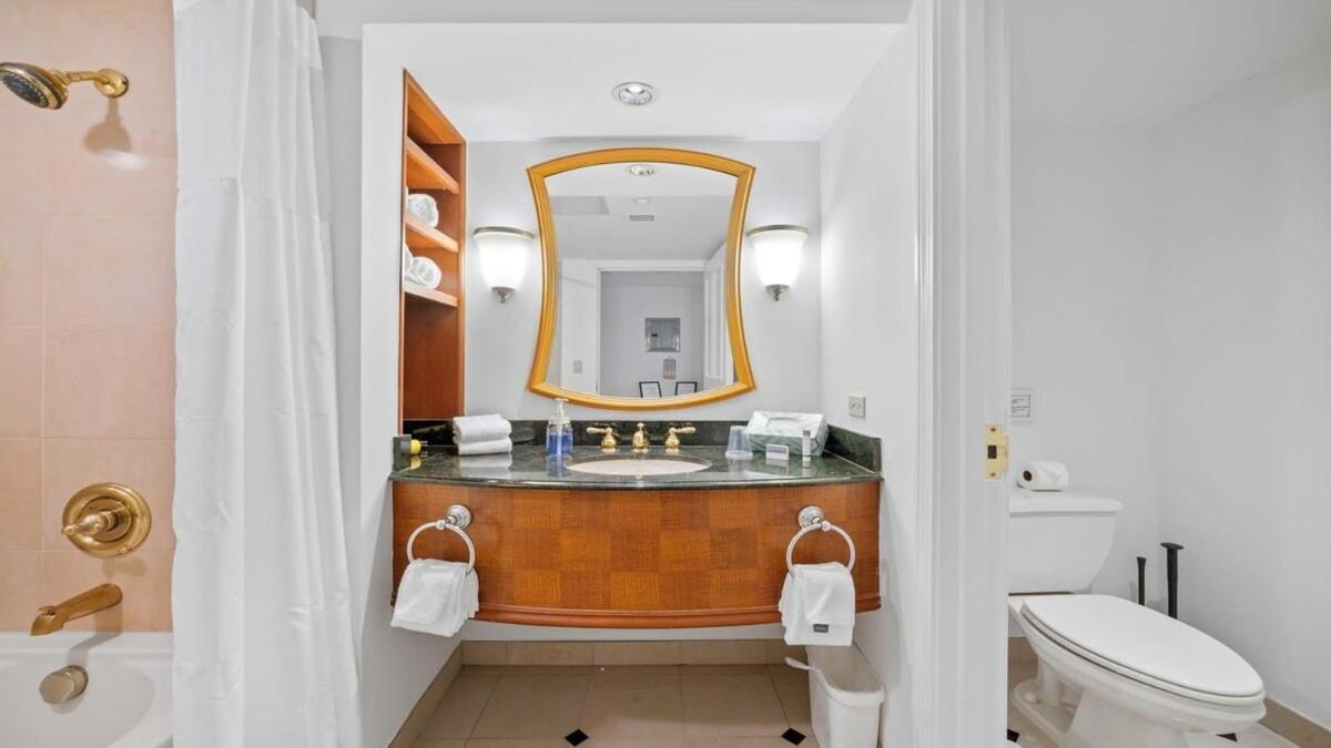 Sleep 4 Stylish Boardwalk Cozysuites Apartment