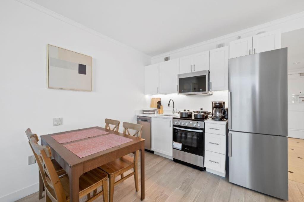 Boardwalk Cozysuites Beachfront 2br 3ba Apartment *