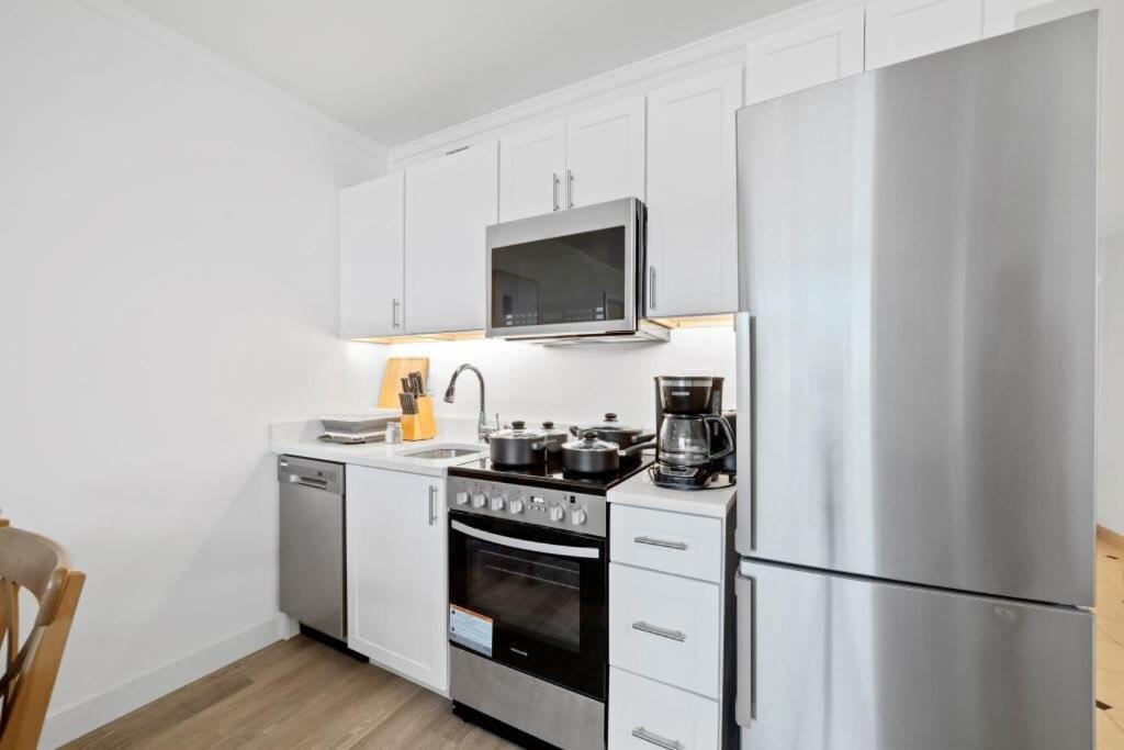 Apartment Cozysuites Beachfront 2br 3ba