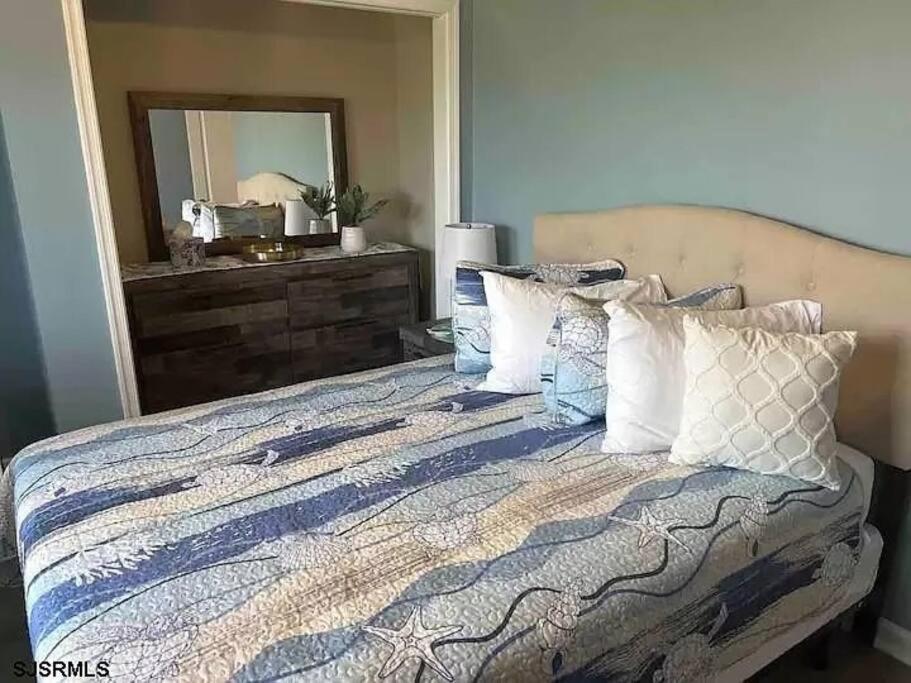 Seaside Serenity Ac-beautiful Ocean View -3 Bed 2 Bath Villa