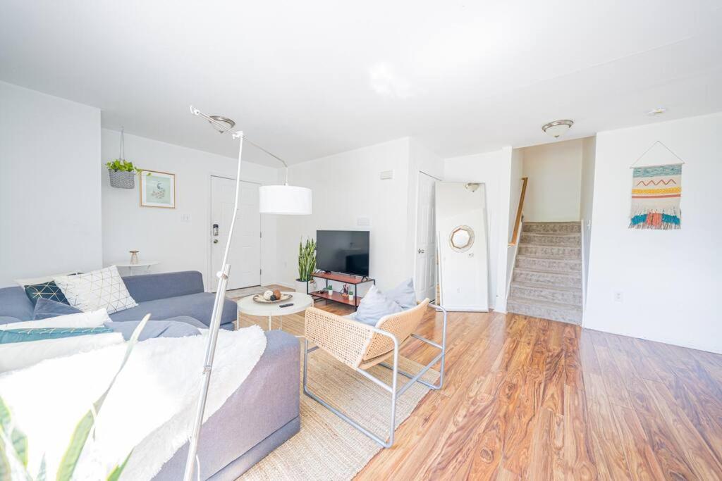 3br 2ba Near Hard Rock Ocean