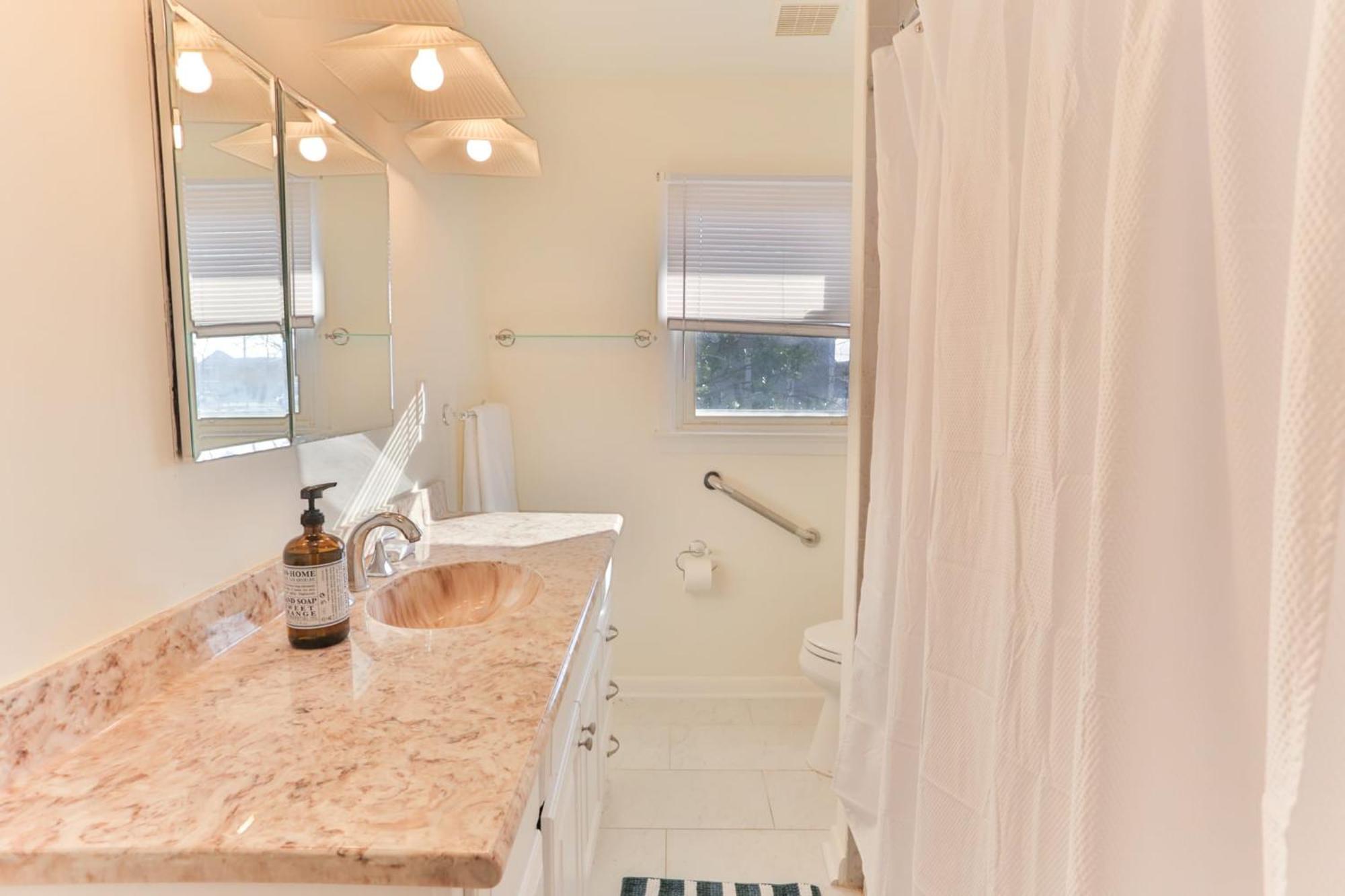 Spacious Waterfront Atlantic Living With Rec Holiday home