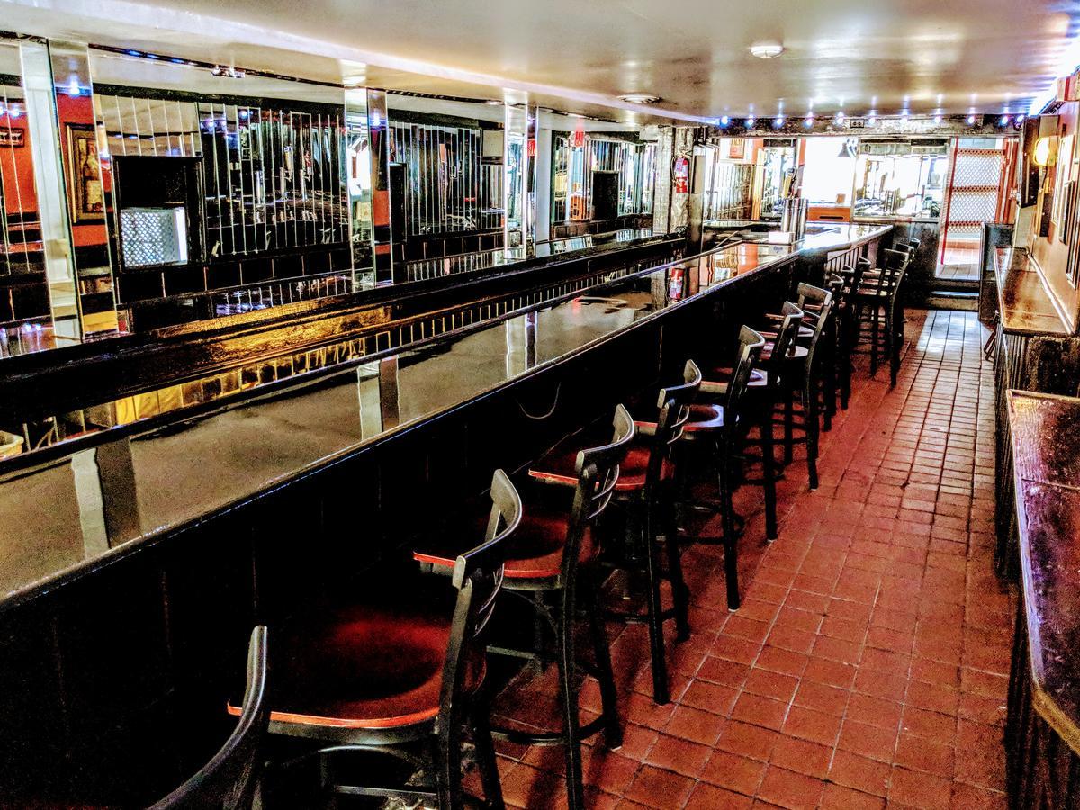 Chelsea Pub And
