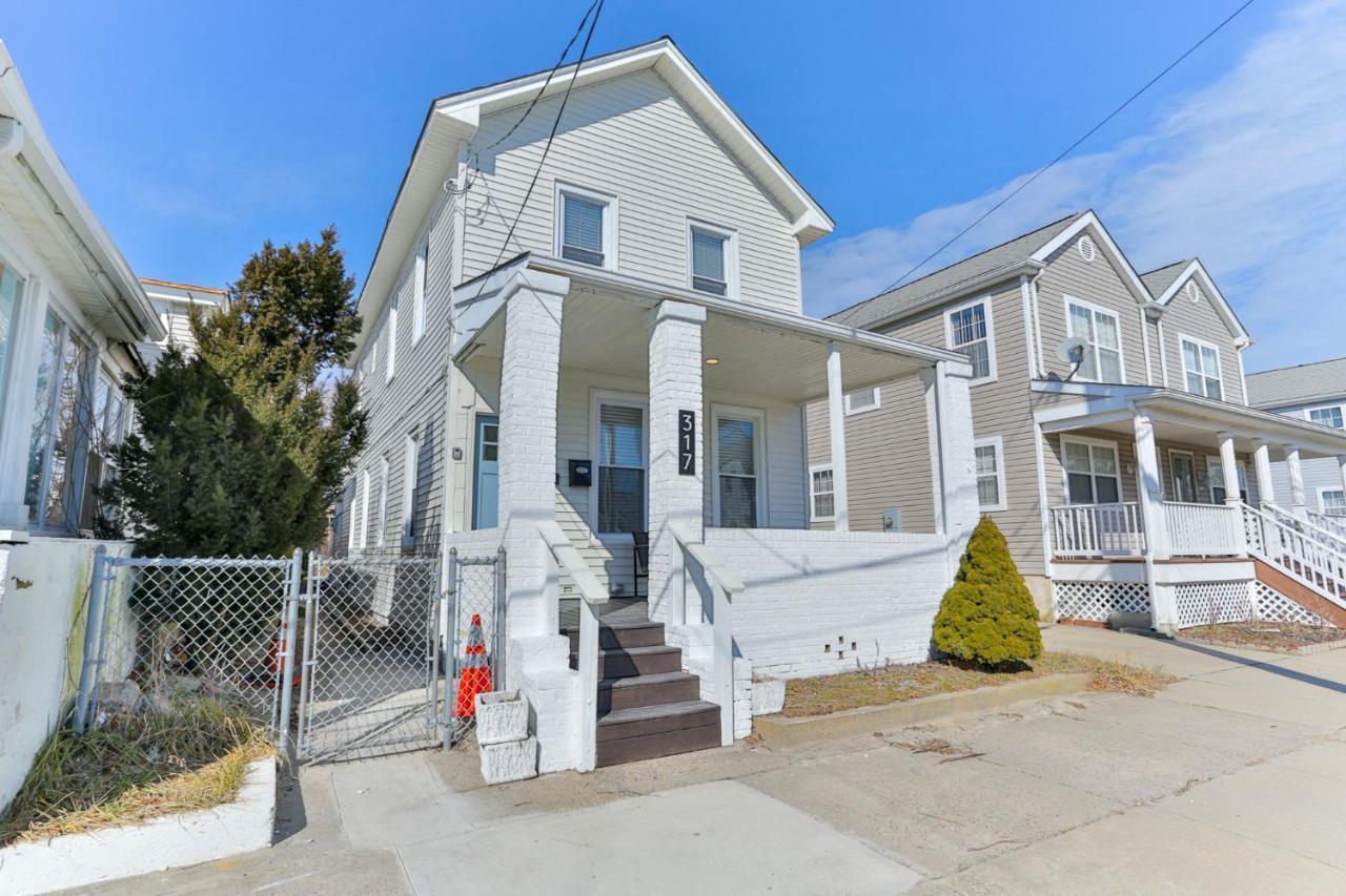 Bright Renovated 4br 2ba Atlantic House Steps From Boardwalk Holiday home